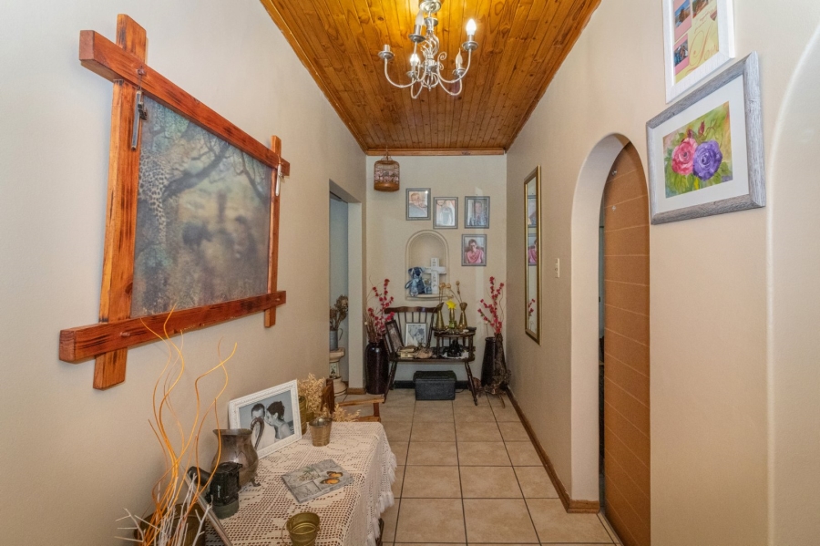 5 Bedroom Property for Sale in Jordania Free State